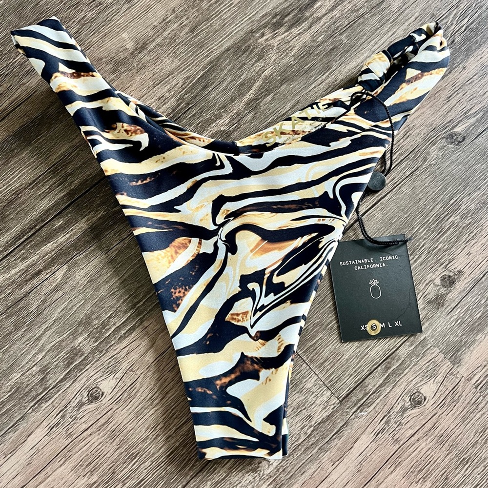 NWT- Skatie- Suzanne Bottom- Weho